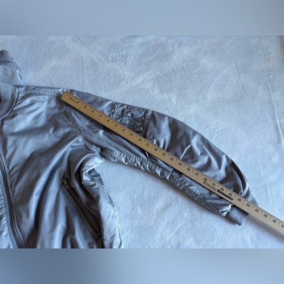 GAP Silver Grey Bomber Jacket  Size M - Picture 9 of 13